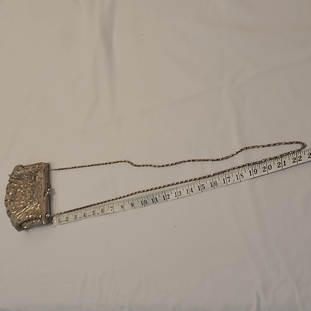 Vintage Shell Shaped Beaded Bag with Satin Lining Long Silver Tone Chain - Picture 5 of 13